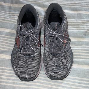 Brooks running shoe size 7